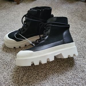 Gianni bini size 6.5 black and white chunky lace up boots - leather